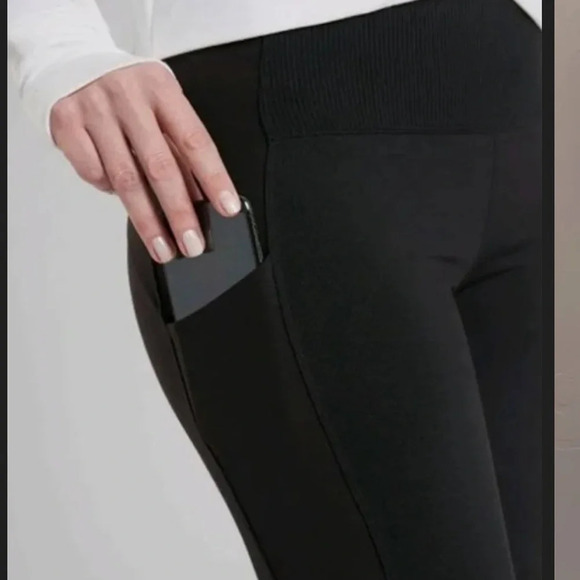 Size XS Athleta excursion hybrid pants in excellent like-new condition​ - Picture 3 of 7